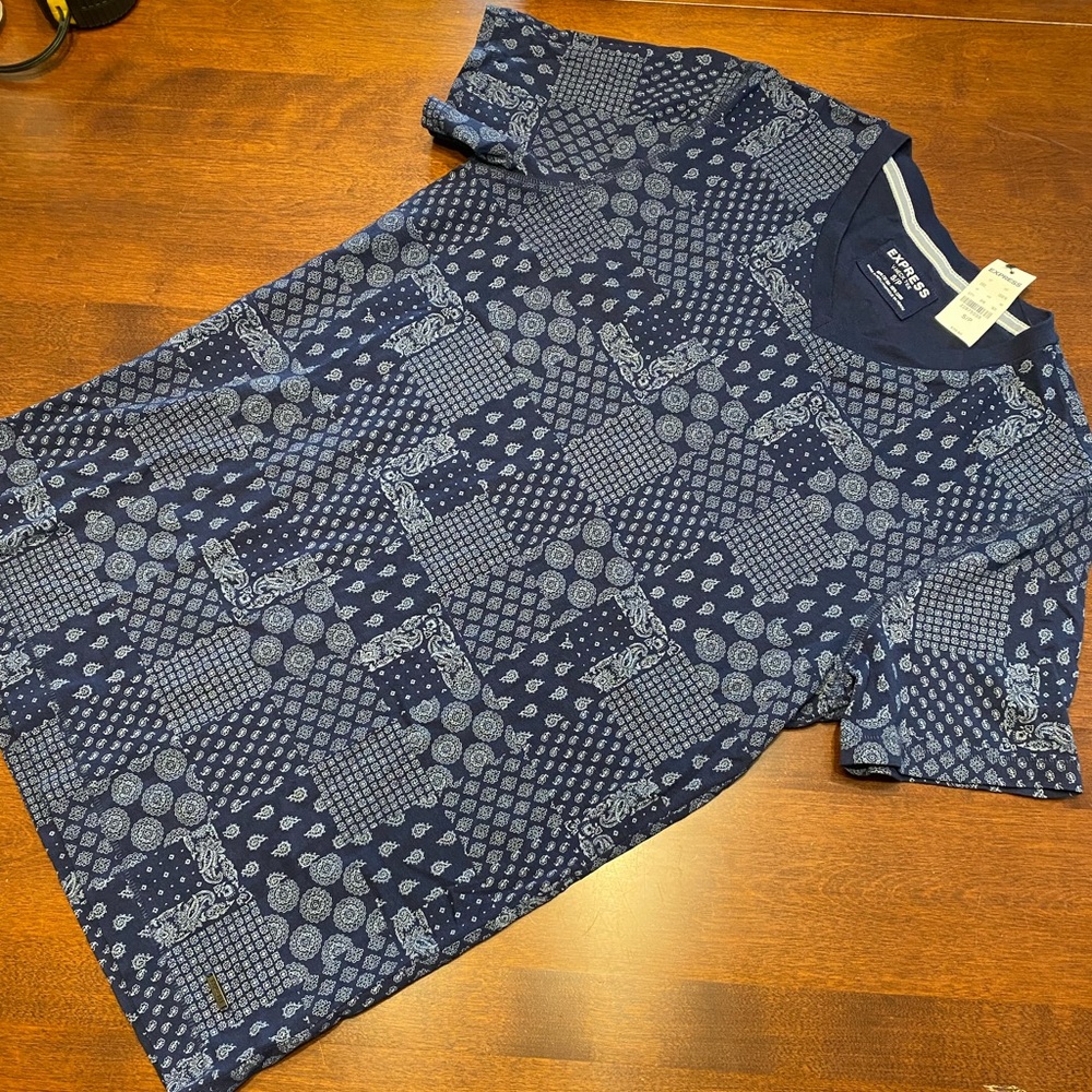 NWT Express V-Neck Tee T-shirt 100% Cotton